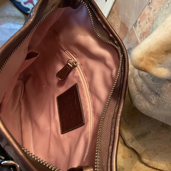 Coach - Picture 3 of 4